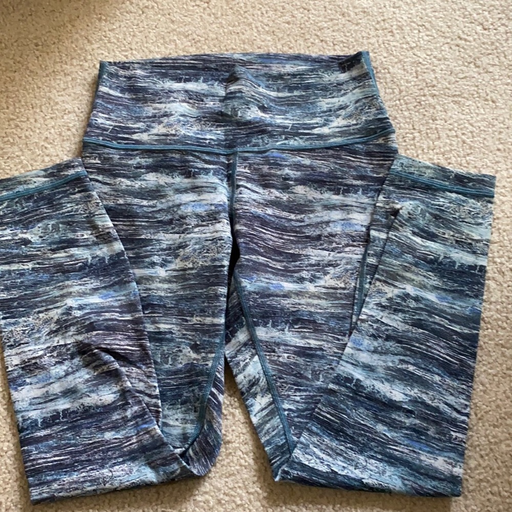 Blue stripe wave lululemon leggings